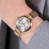 Gunaikeio roloi guess array gw0762l5 me ashmi kai xruso brasele kai diametro 28mm. GUESS ARRAY GW0762L5 Γυναικείο Ρολόι Quartz Ακριβείας7